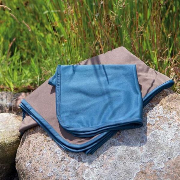 Trixie Insect Shield® Outdoor-Decke - Taupe - 70 x 50 cm – Bild 4
